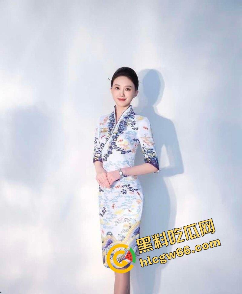 海航空乘【雨晴】172cm极品空姐下海变肉体绝品，黑丝长腿、天使脸庞换来床上蜜桃臀狂野榨精！-8