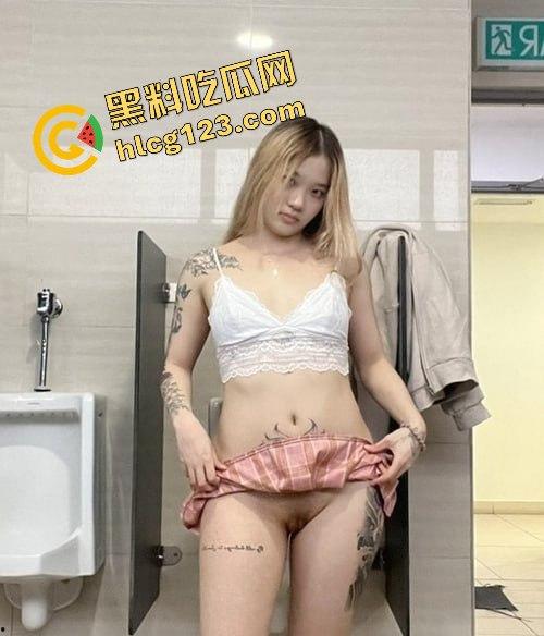 国外留学生反差婊大胆露出！齐逼超短裙美鲍惊艳，真空上街性感暴露到极限！-9