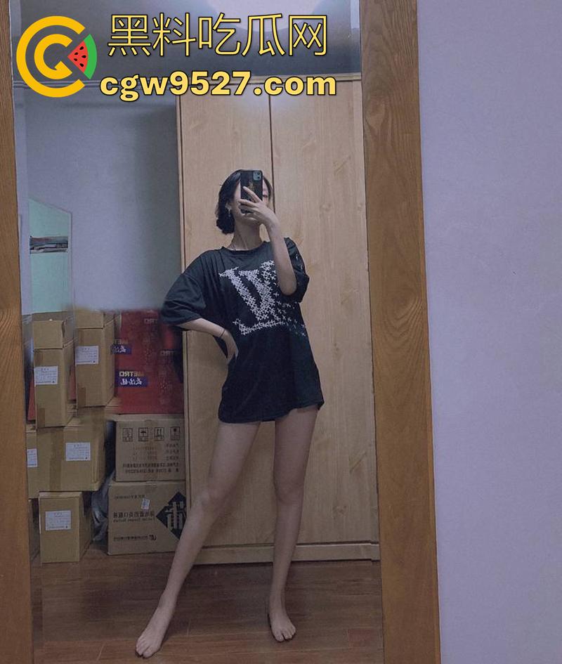 潍坊学院甜美女神【王媛媛】，乖巧的圆脸学生妹，长得很像某个明星，又嫩又听话，被男友狠狠拿捏调教！-3