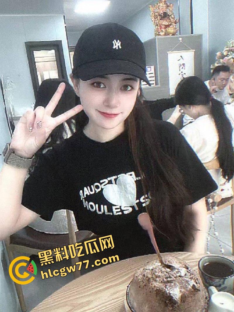 重庆财经学院反差母狗曝光，新疆小骚逼『夏兹热丽』破处后被疯狂口爆颜射，还舔精自拍骚得逆天！-18