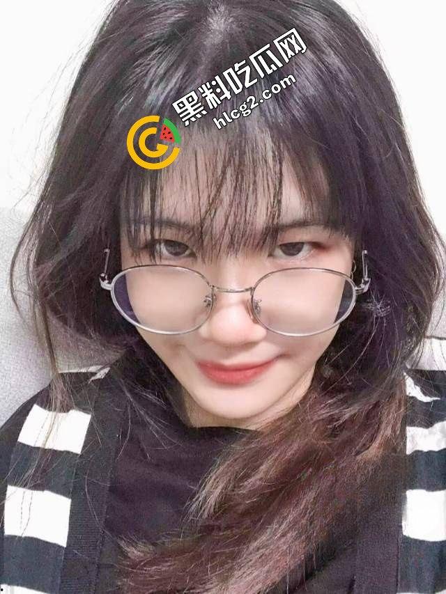 广东财经大学学生妹『钟瑜菲』周末跟学长酒店开房 口爆后入怼脸颜射 视频泄密流出-6