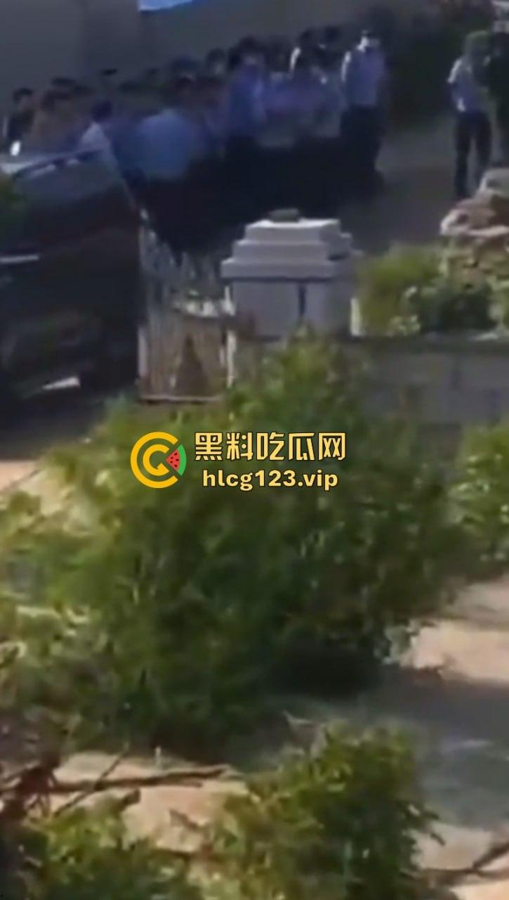 胆小慎点！血案突发！辽宁锦州副市长一家6口惨遭灭门 凶手手段残暴 一家老小无一生还！ 现场无码血腥画面流出！-2