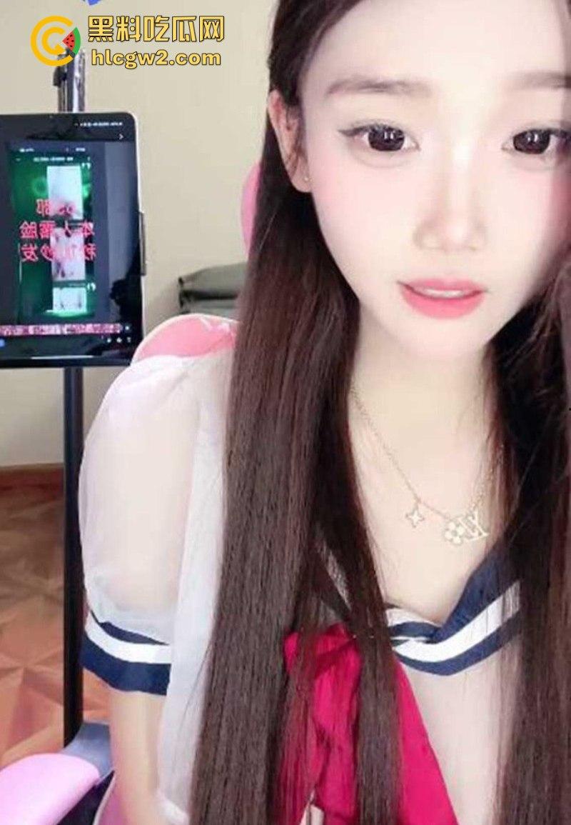 独家流出！网红福利姬【董小姐】放飞自我 美少女短裙全裸热舞 首次道具自慰流出白浆-4