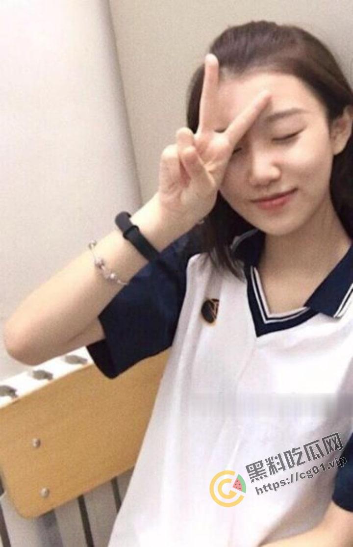 百合之花 甘肃金昌 舞蹈老师被指套扣的死去活来 硬是不操 原来没鸡巴啊 真是糟蹋-1