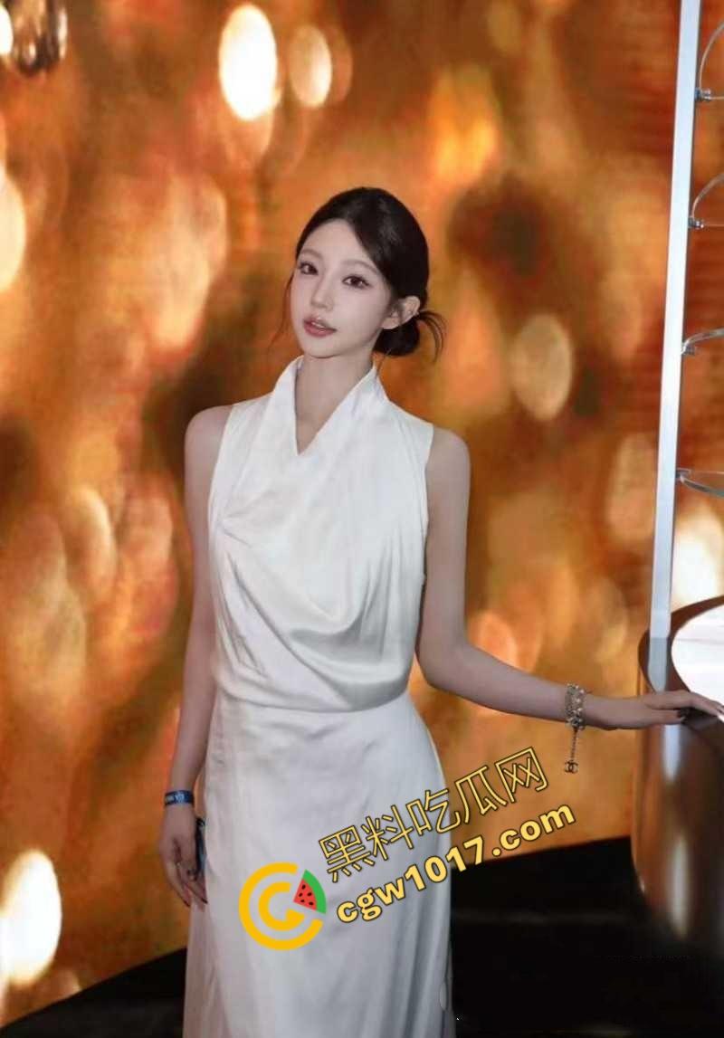 王思聪前女友【慎婕】秘密曝光，被前任【树一】怒斥出轨闺蜜前男友，约炮身染性病，性爱视频全网疯传！-3