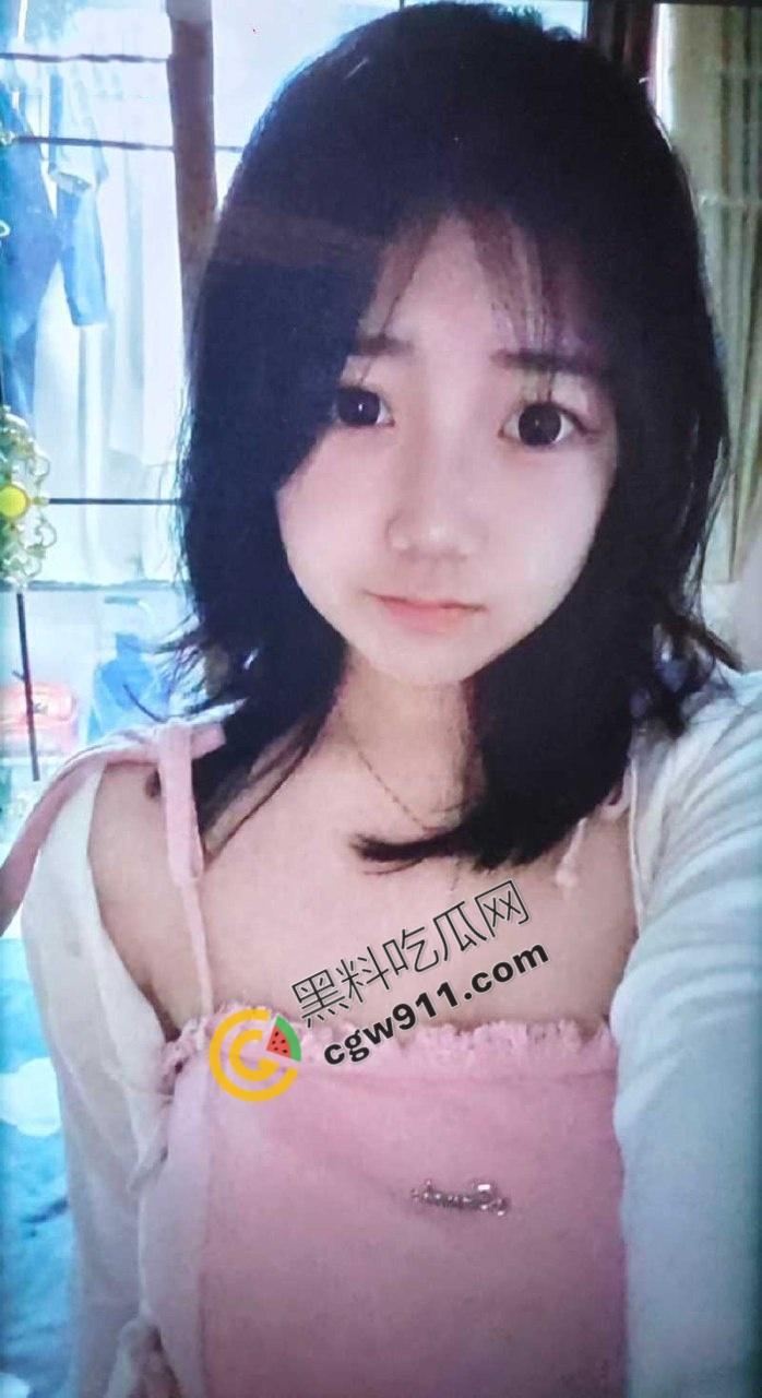 山东巨乳人妻【颜丽君】与精神小伙偷情视频外流，肥臀大骚穴，天生欠干，小穴被彻底玩烂!-1