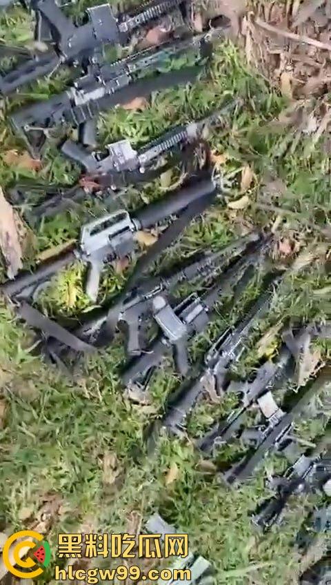 哥伦比亚武装冲突，现场死伤无数遍地尸体， 上万人流离失所!总统宣布: 进入紧急状态!-3
