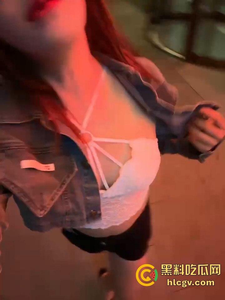 瓜友爆料朋友圈TS骚操作！天天发下头内容，人妖直播吃饭还炫耀深圳男人抢着草他屁眼！-8