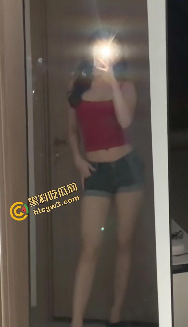 黑龙江反差婊母狗骚货人妻『杨妮』渔网袜包裹全身发骚 男友后入式猛操骚臀！独家流出！-6