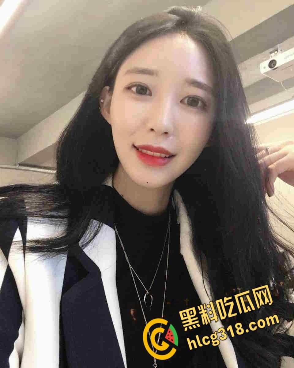 韩国人妻性感婚照，床上却骚浪无比，骑大哥肉棒狂扭不休，无套后入内射被猛操服帖 ！-4