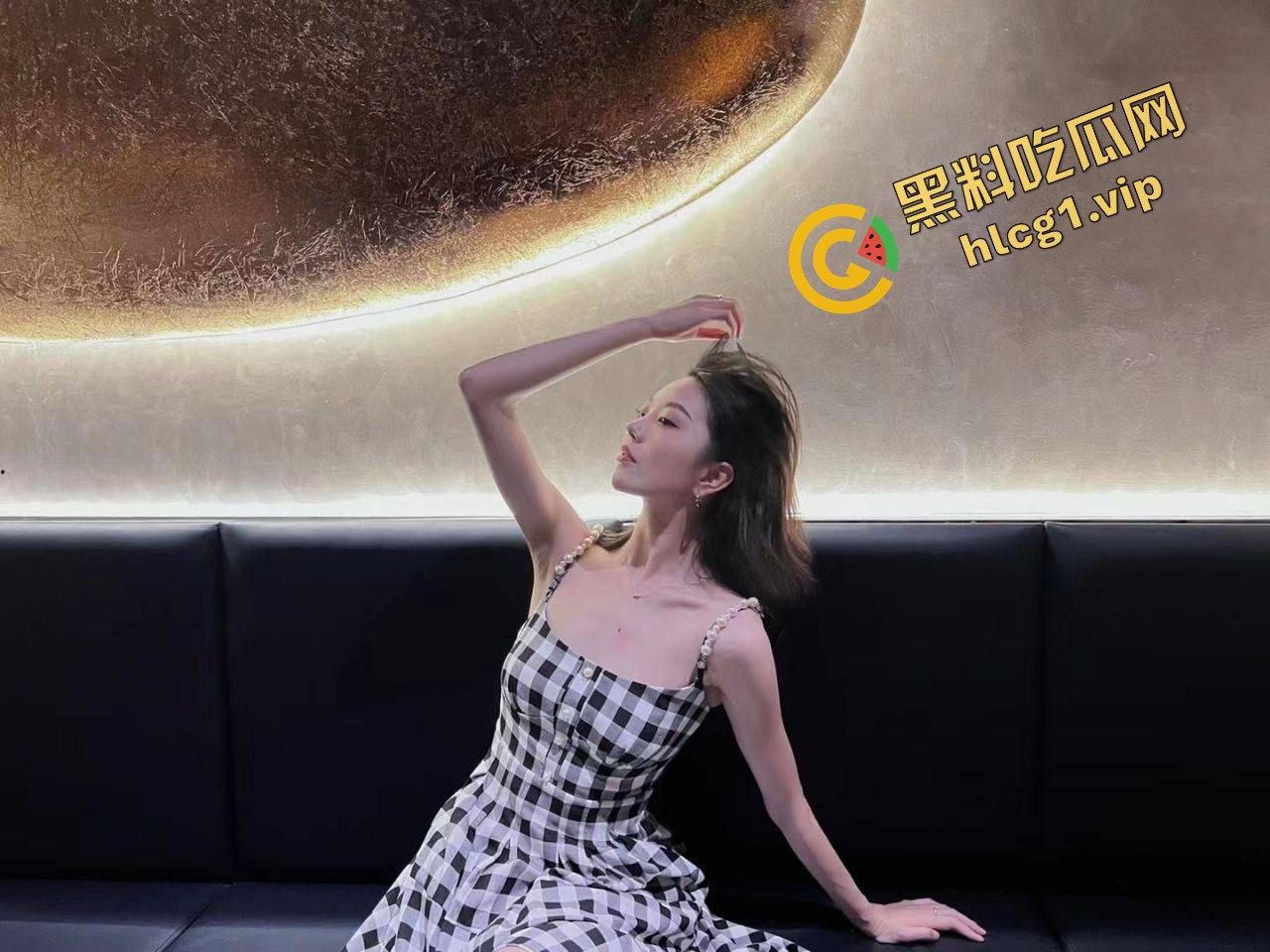 黑龙江高颜值人妻母狗『高梦圆』对镜口爆后入 顶到子宫要哭了 私拍性爱惨遭泄密！-4