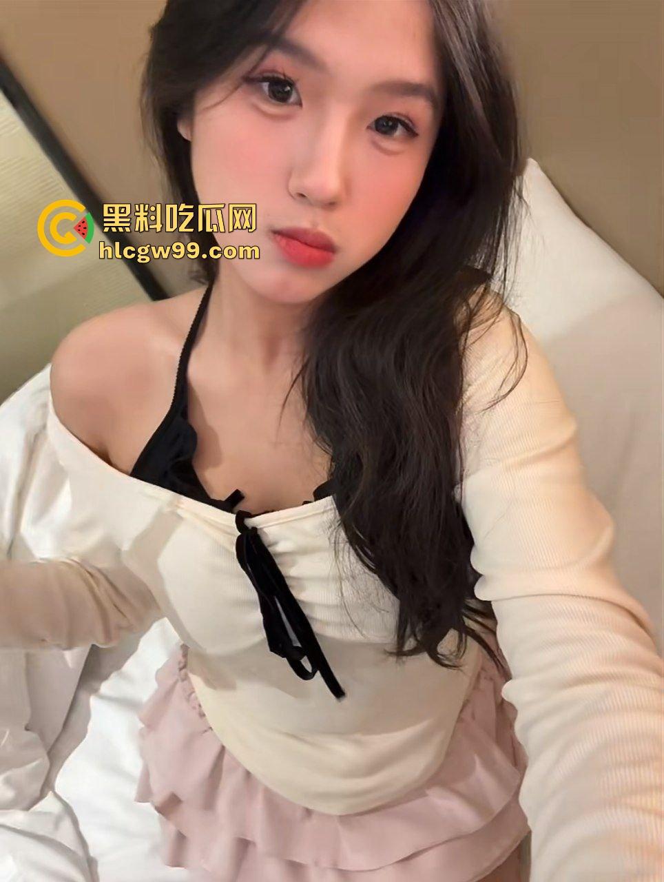 抖音甜御反差婊骚货，抖音线上私信约炮单男，线下面基至酒店黑丝暴力后怼骚逼！独家流出！-5