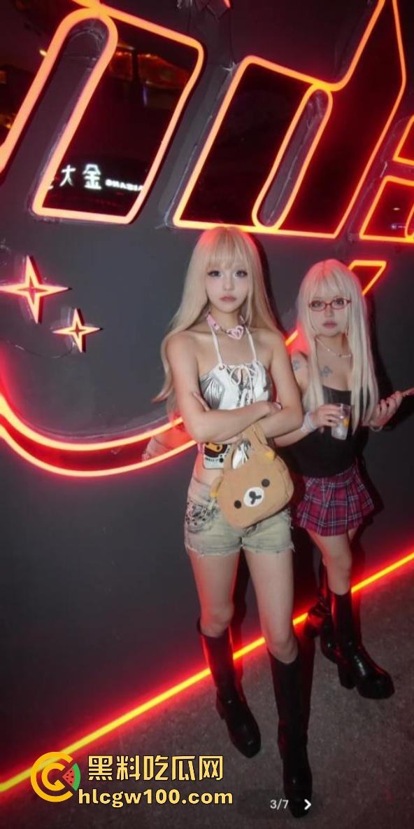 常州精神小妹【费雨心】被舍友曝光，一个月睡6个男人，强迫闺蜜睡精液床，内裤扔瓜友枕边物理攻击瓜友！-8