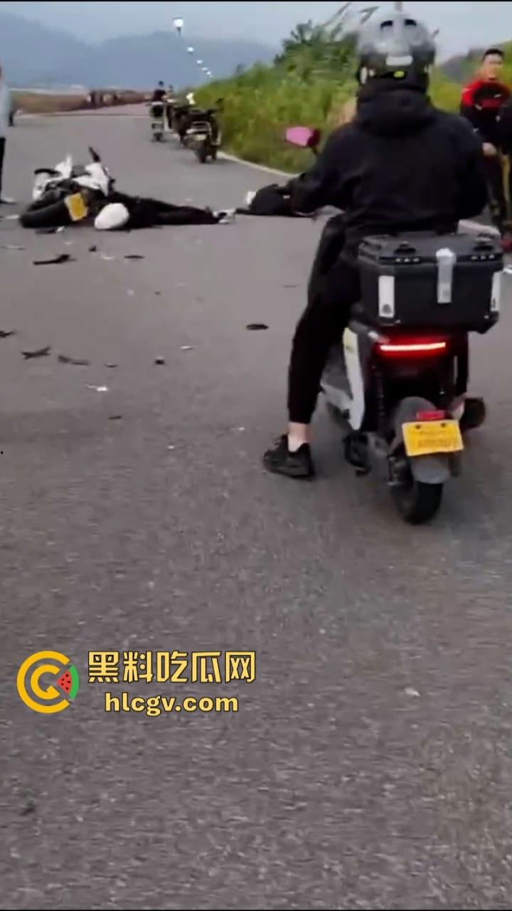 玩车就是玩命!两大学生借车带妹 超速飚车不慎相撞 一死一废-3