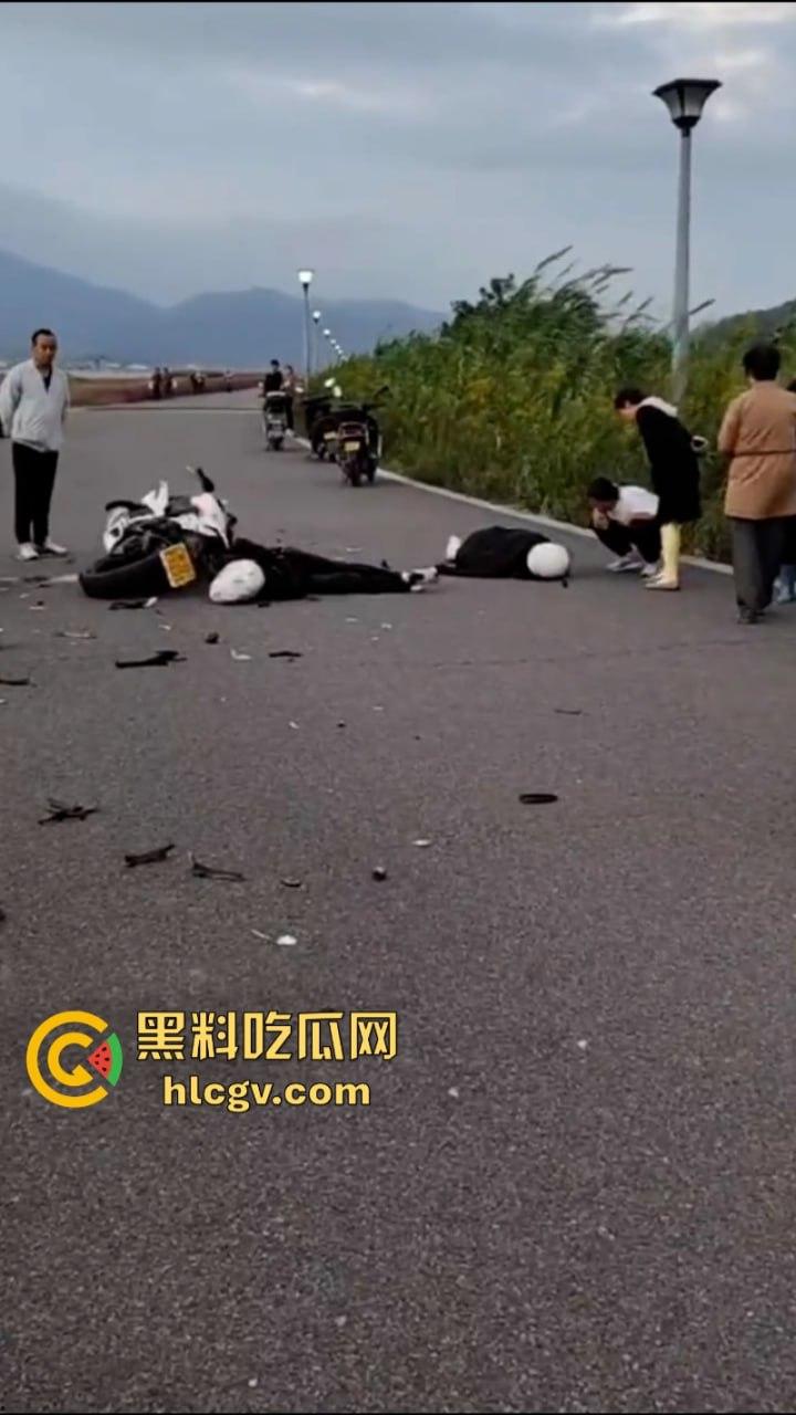 玩车就是玩命!两大学生借车带妹 超速飚车不慎相撞 一死一废-4