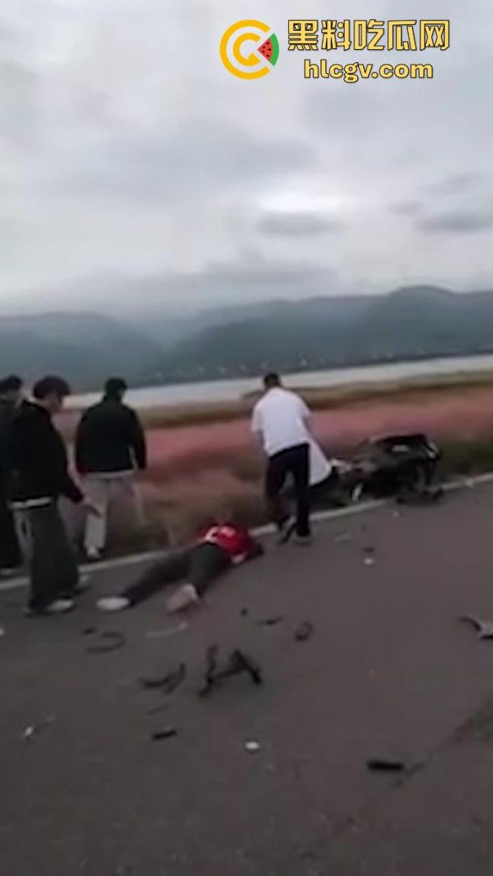 玩车就是玩命!两大学生借车带妹 超速飚车不慎相撞 一死一废-9