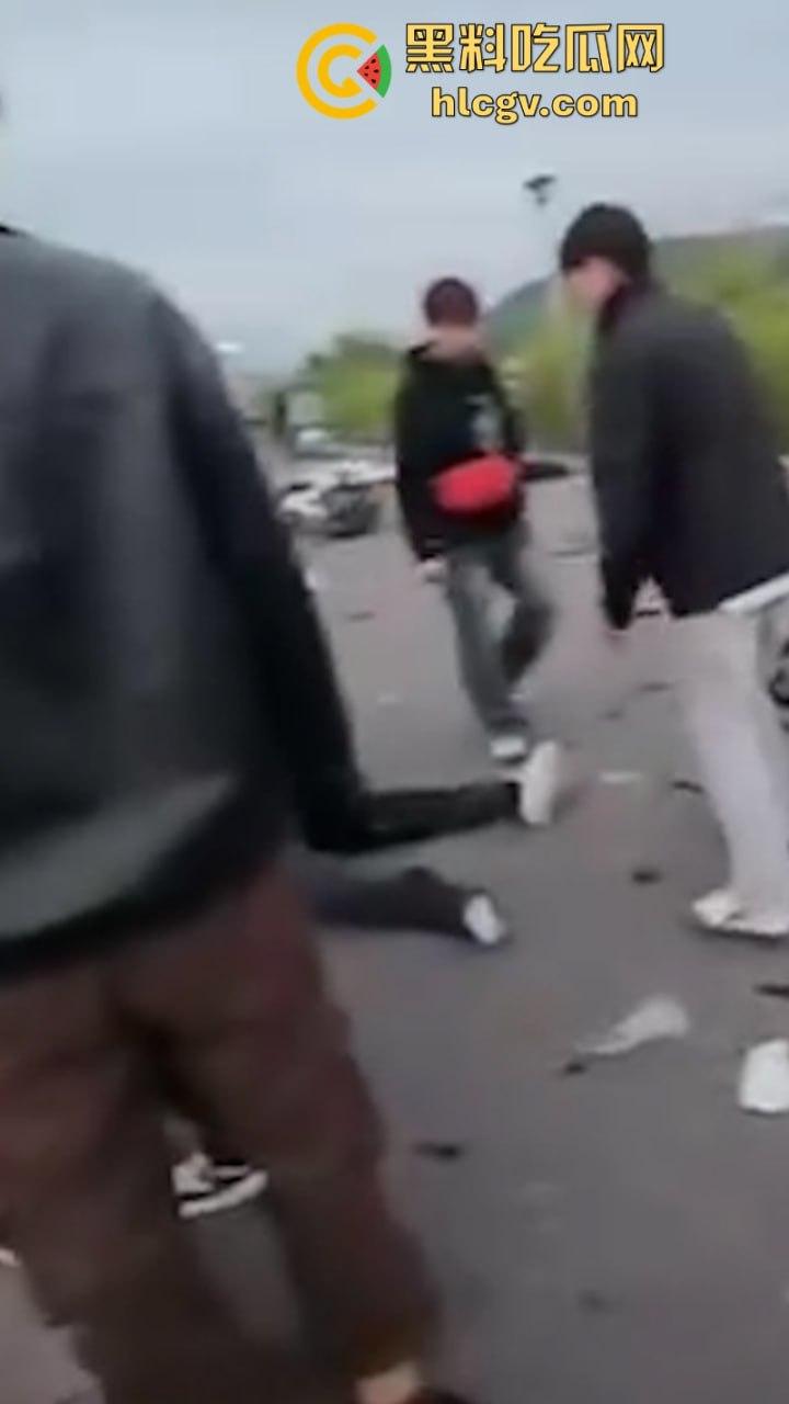 玩车就是玩命!两大学生借车带妹 超速飚车不慎相撞 一死一废-10