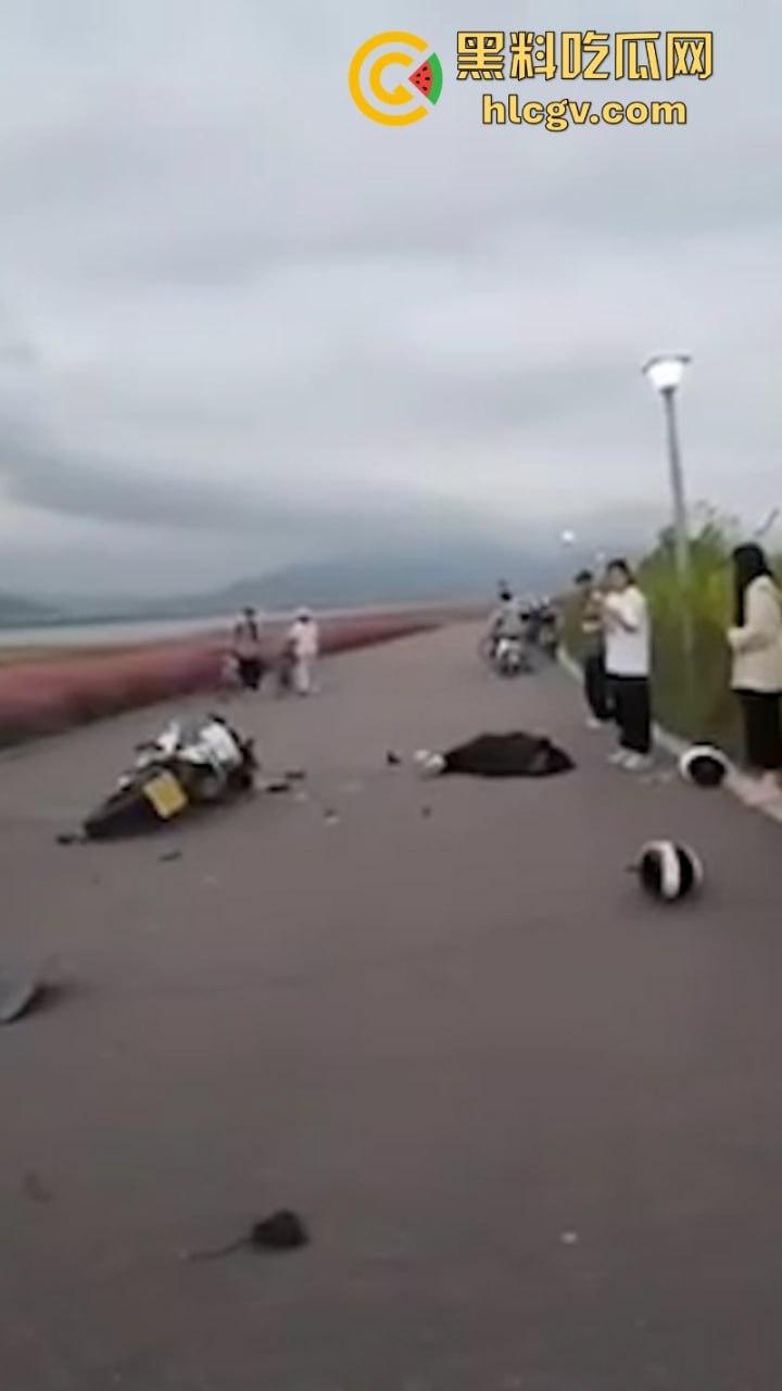 玩车就是玩命!两大学生借车带妹 超速飚车不慎相撞 一死一废-12