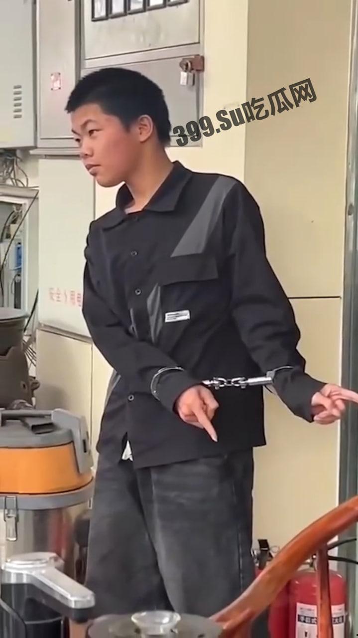 广西南宁 15 岁冲锋少年为爱盗窃宝马被抓-4