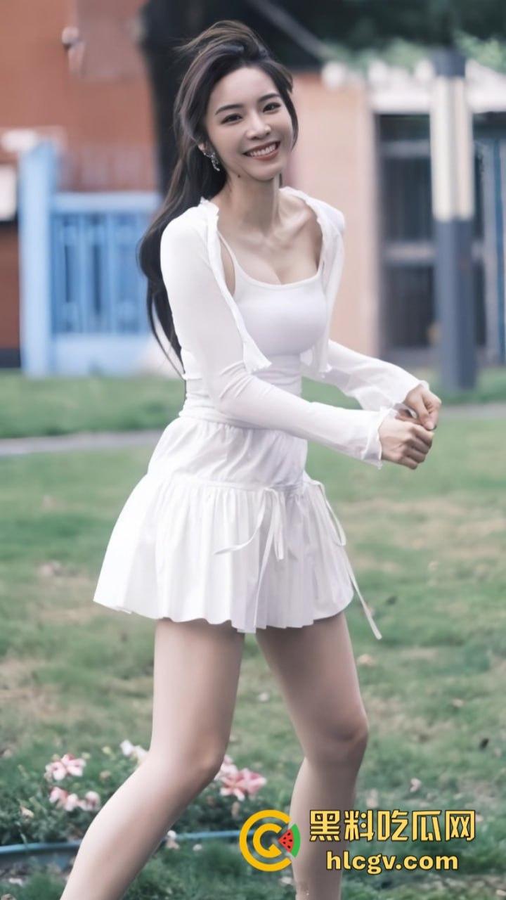 英雄联盟官方主持人【余霜】思想开放其本人是特别骚的反差婊 口交视频流出速看！-6