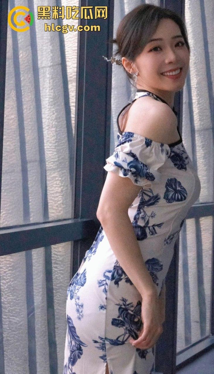 英雄联盟官方主持人【余霜】思想开放其本人是特别骚的反差婊 口交视频流出速看！-16