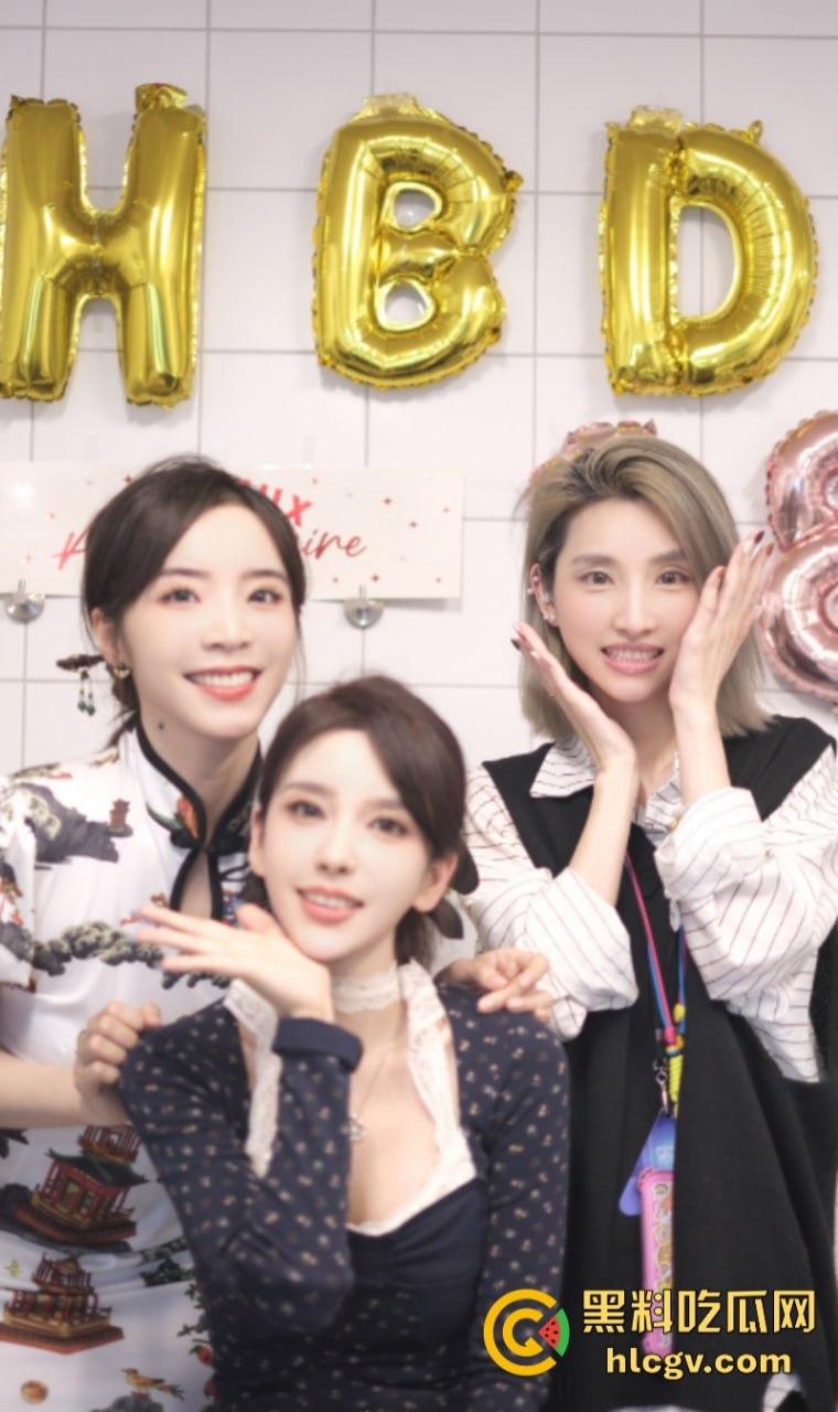 英雄联盟官方主持人【余霜】思想开放其本人是特别骚的反差婊 口交视频流出速看！-23