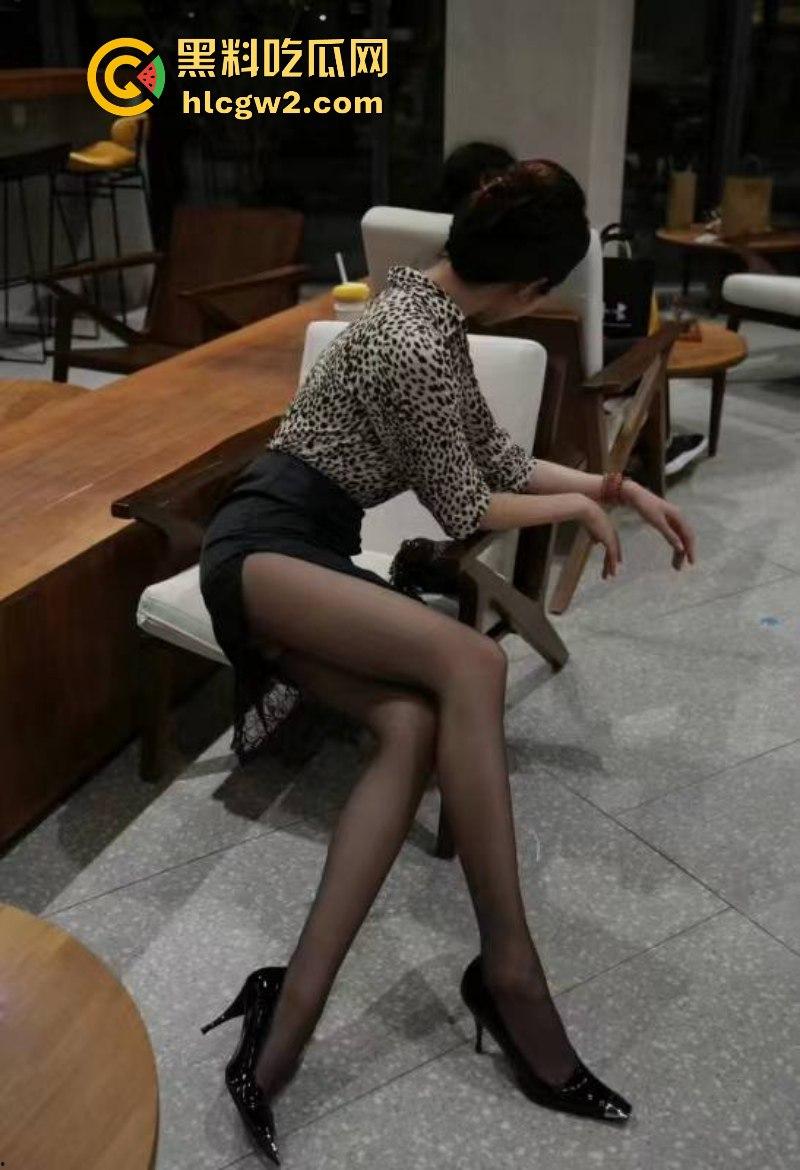 好腿！好腿！好腿！足控福利时刻 黑丝美腿高跟鞋 人间完美吸精器！-5