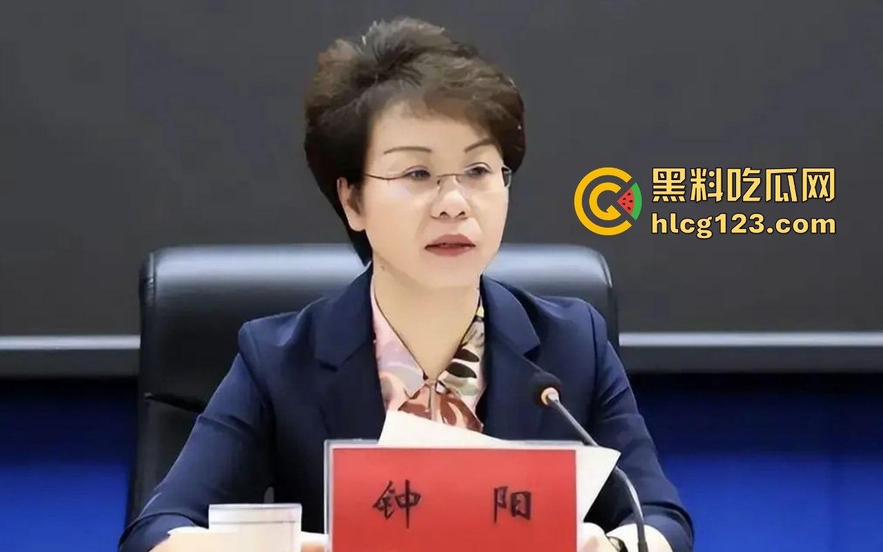 贪财贪色的贵州女州长落马！包养58名猛男，随身携带避孕套，简直是现代版武则天！-6