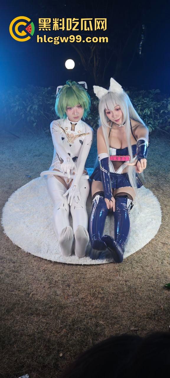 CP漫展前方摄影师发来战报，场外已被福利姬包围，大胆裸漏小穴，这还是国内吗？把我干哪来了？-3