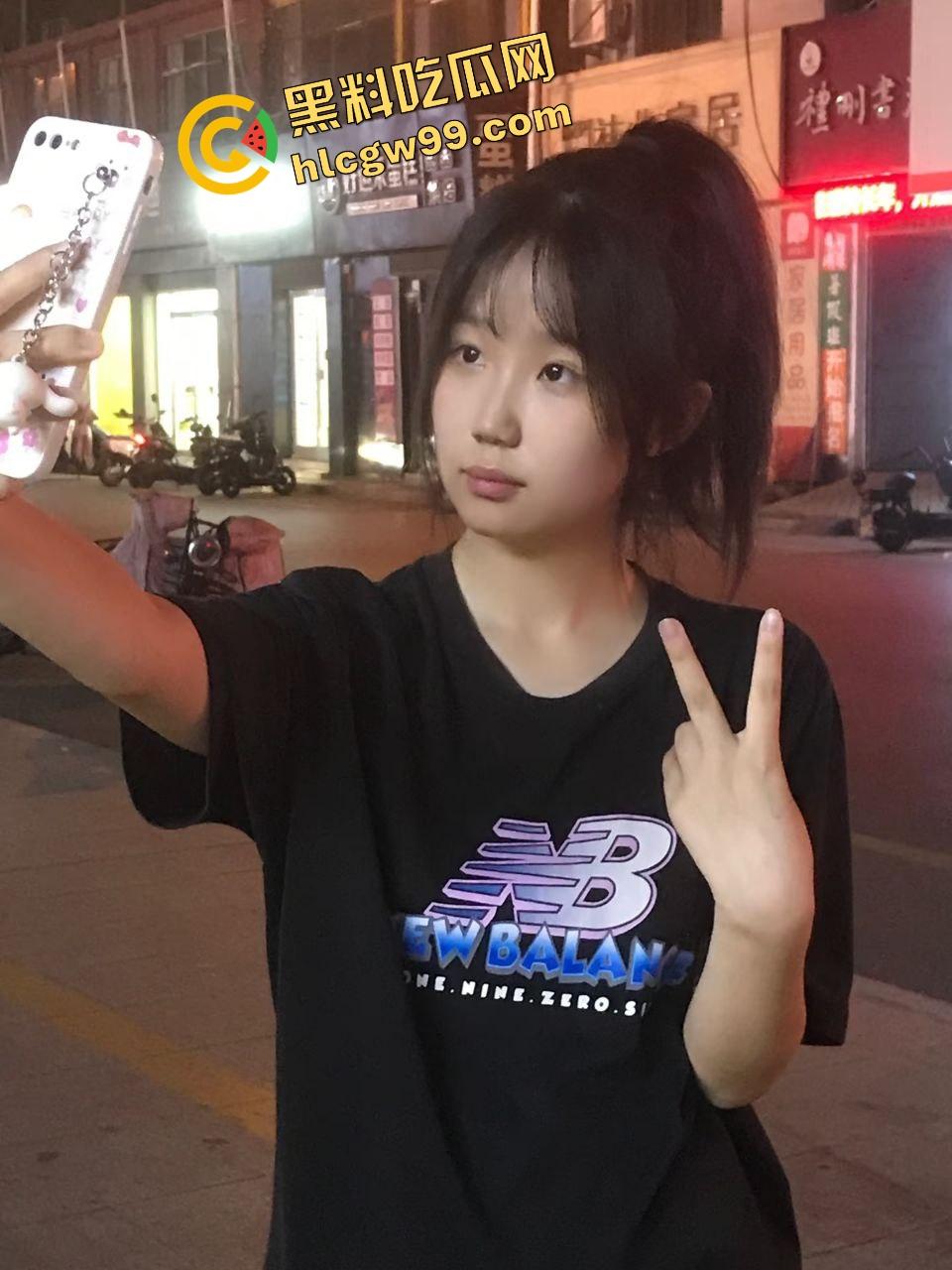 广西职高清纯马尾少女【杨佳琪】毕业进厂与混混宿舍打炮，全裸女上暴力后入输出！独家偷拍曝光流出！-3