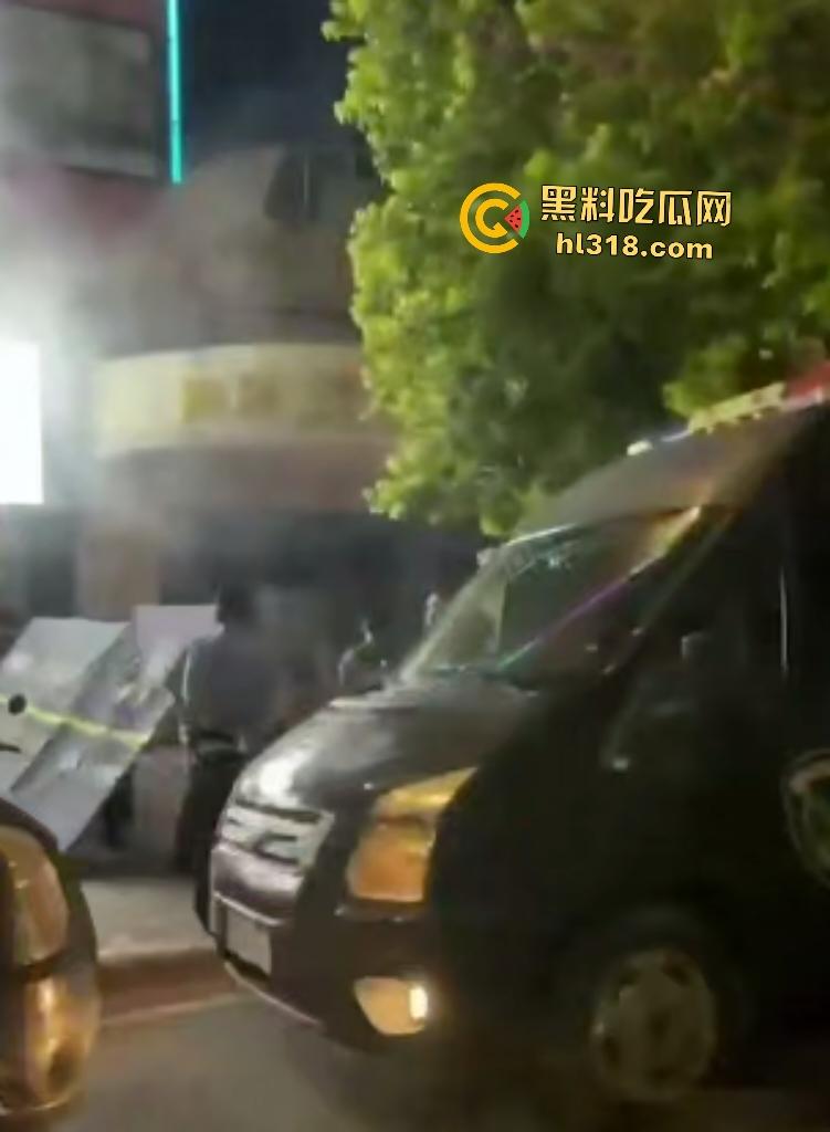 广州小伙去足浴找技师打飞机爽过头猝死，女技师神级手活三分钟撸爆，这体质还去找技师？-4