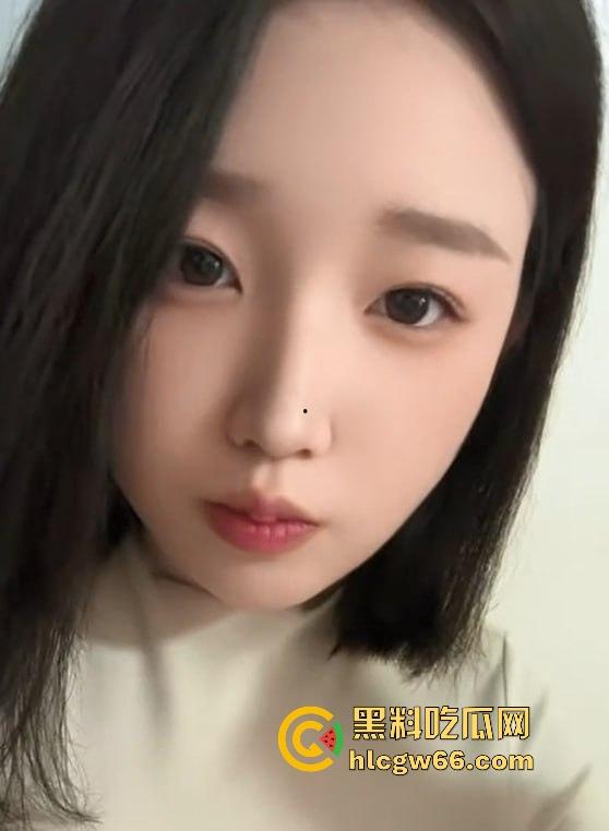 江西南昌交通学院【吴柯彤】与金主爸爸做爱视频泄密 花臂满背精神小妹 牵着狗链跪地舔屌 母狗范儿十足！-5