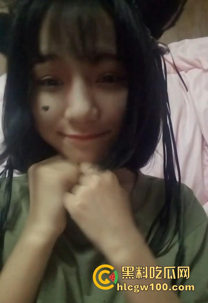 宁夏大学大一清纯学妹【靳晓婉】自拍视频曝光，军训服下都藏不住的骚母狗！-3