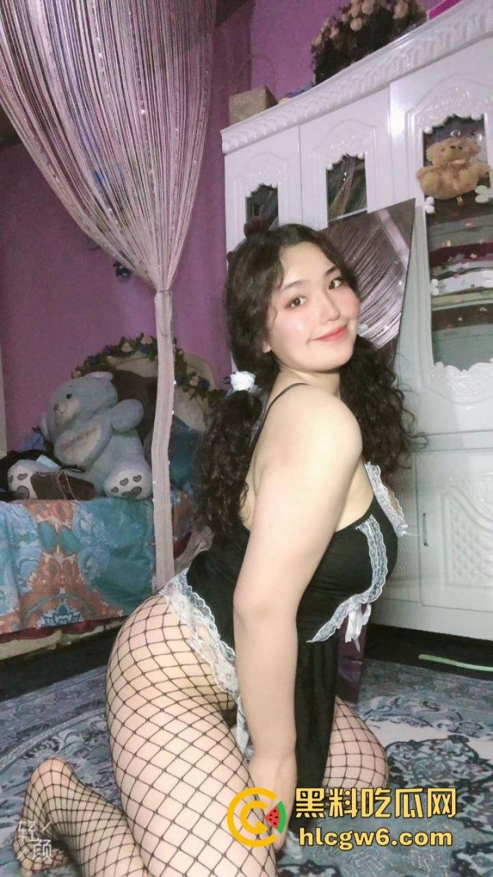 单身无配偶 只能网聊做母狗！山东菏泽培训机构老师【陈玉露】无毛美鲍高潮爆浆 自慰裸聊遭网友录屏曝光！-7