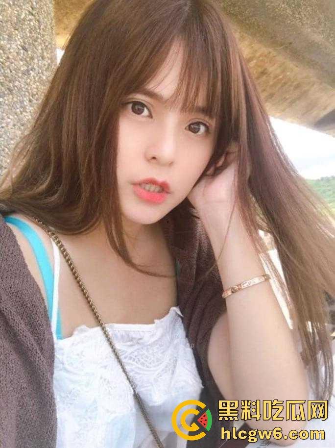 瓜友投稿，内蒙古巨乳反差少妇【颜苗苗】约炮情妇视频遭泄露，硕大的巨乳死死盯着你。-3