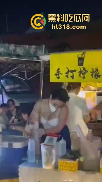 一杯柠檬茶就能细看G杯大奶，小姐姐纯手工猛打，其实我一直喜欢喝柠檬茶，什么大不大奶的无所谓！-9