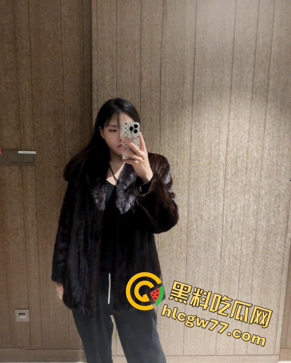 高颜值福利姬口交黑料淫炸！小母狗狂舔大鸡爽翻天，骚到喷淫水！-1