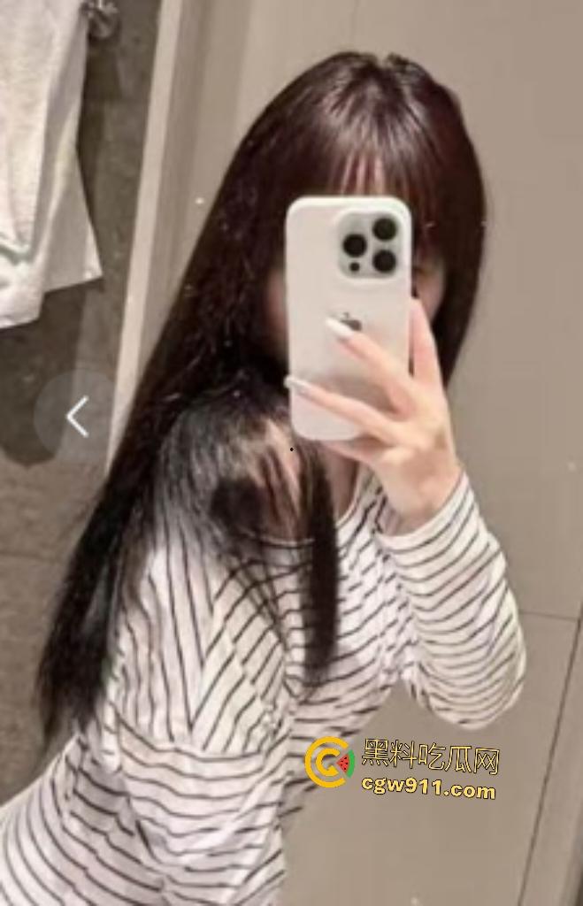 清纯校花【曹金丽】情趣黑丝裹紧雪腿诱惑爆棚，跪舔巨根喉爆极限挑逗，女神秒变床上浪娃！-1