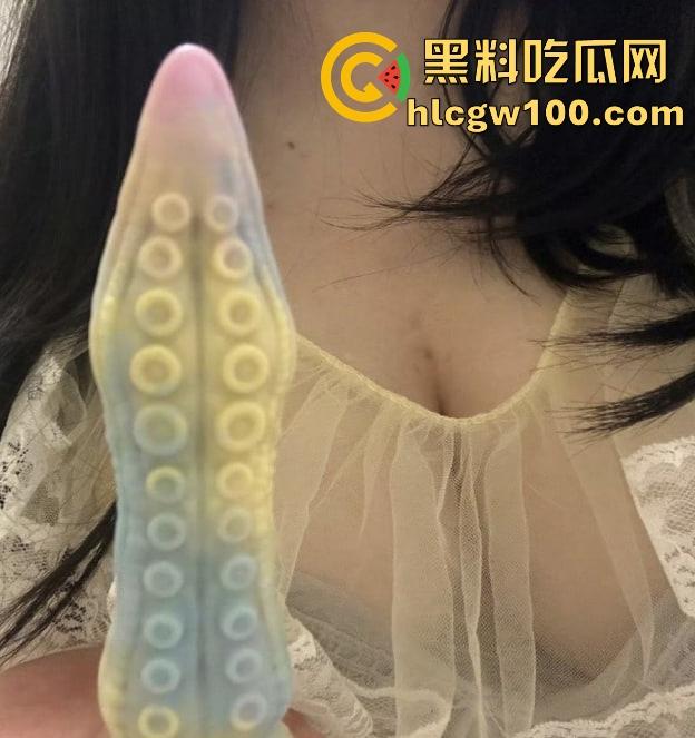 青海师大欲女骚货『李娇娇』 异地男友不管用拦不住她的约炮自由  背地里疯狂约炮满足口交瘾！-10