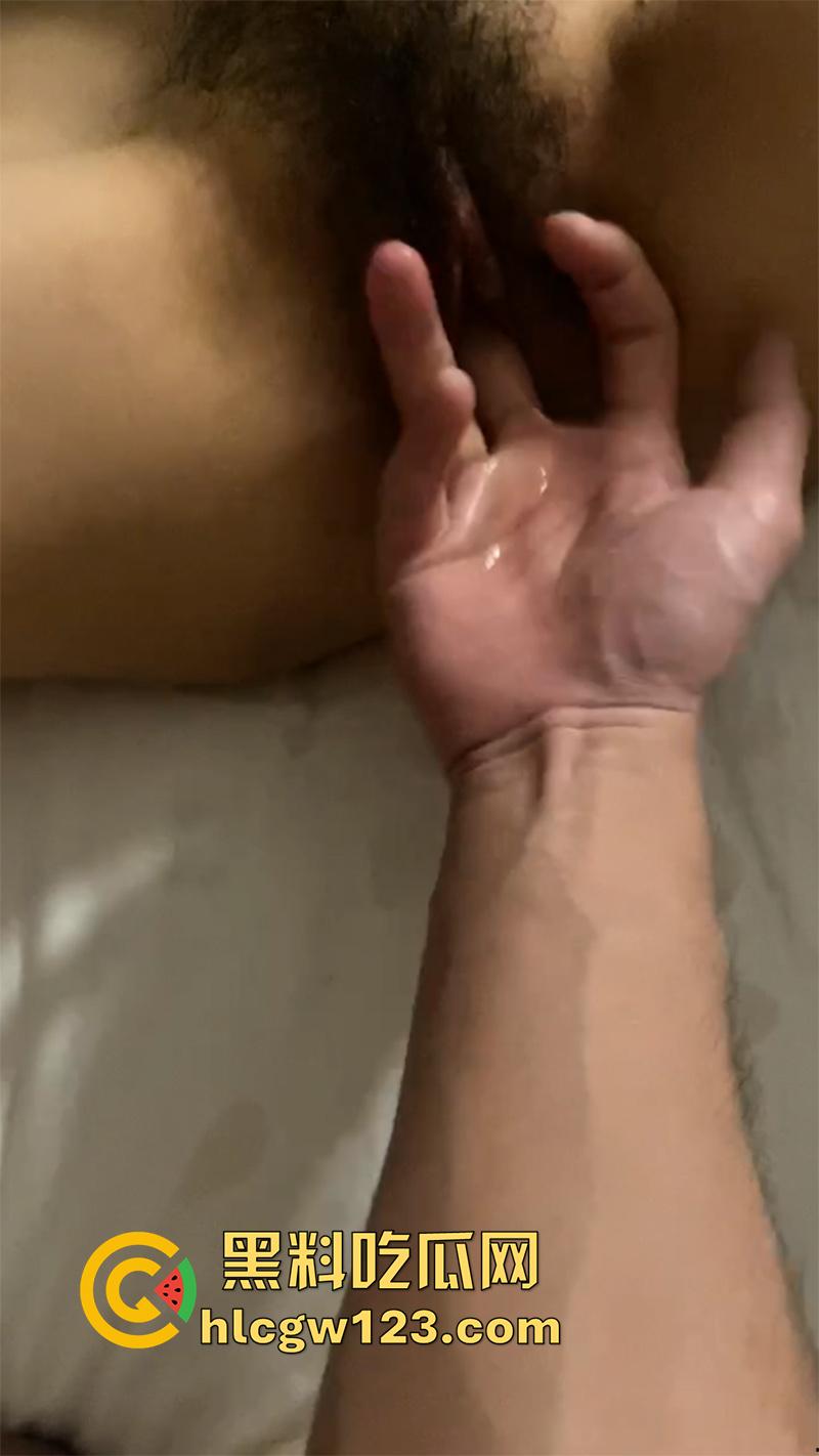 快手顶级身材母狗【优乐美】，性感服装店老板娘，线下约炮性爱私拍，手法纯熟怀疑当过小姐！-8