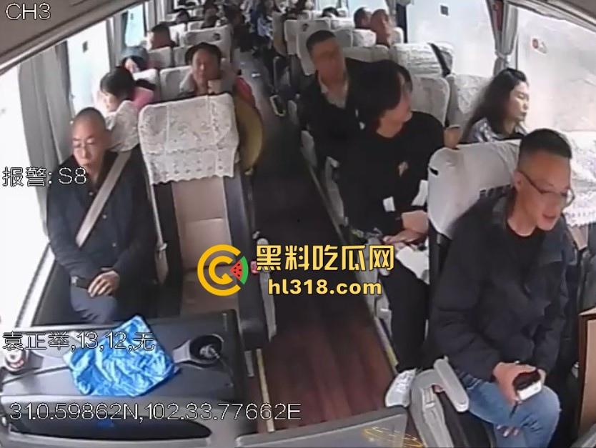 天降横祸！明天跟意外都不知道哪个先来，在车里坐的好好的突然大石砸下来，当场死亡，太惨了！-6