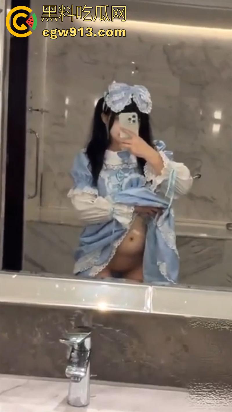 推特精盆小母狗【无敌小亦】，绝对是嫩妹萝莉天花板，大尺度私拍会员付费福利，视频曝光免费看！-5