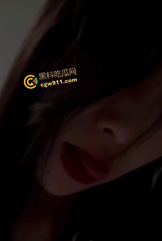 快手绝色御姐【娇妻】化身极品骚狐，脸穴同框自慰流水，假屌跳蛋狂轰乱炸，屁眼狐尾撩拨金主欲仙欲死！-2