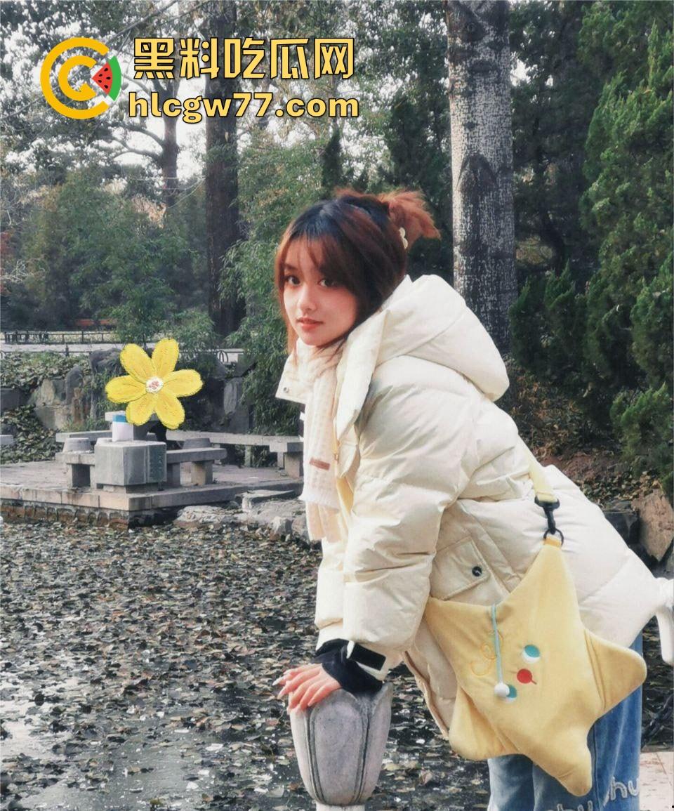 徐州医科大学大四可爱学姐【薛艺琳】表面乖女实则骚货，背着纯情男友网上调情 极致的反差母狗！-4