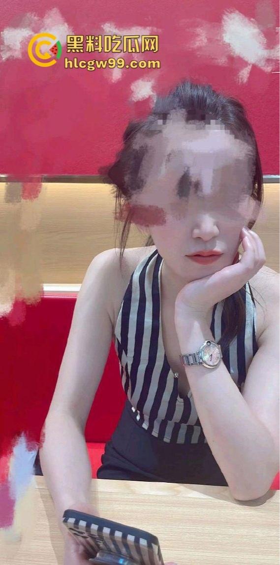 好吃不如饺子，好玩不过嫂子，厨房里得禁忌诱惑，极品瑜伽嫂子和小叔在大哥出差时激情四射，一炮直接上天！-5