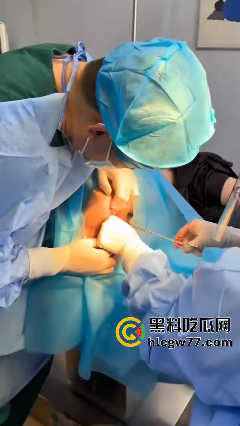 成都肛肠科又来新活，巨屌玩具塞入菊花拔不出来，只能到医院取出，这么大怎么塞进去的呢？-5