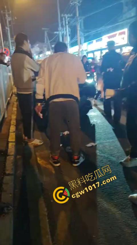 通州暴力事件震惊全城，饿了么专送外卖员突然发难，残忍刺客眼睛，现场混乱，令人毛骨悚然！-2