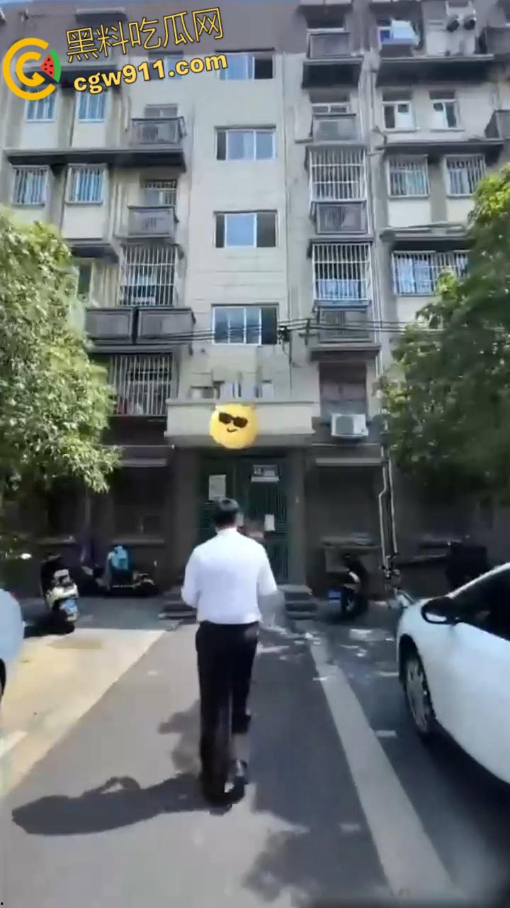 南京建邺区安民村某住宅，被房产中介发现地下室通道，建房期间正是1996年南京碎尸案，血腥味隐约飘密布水龙头！-6