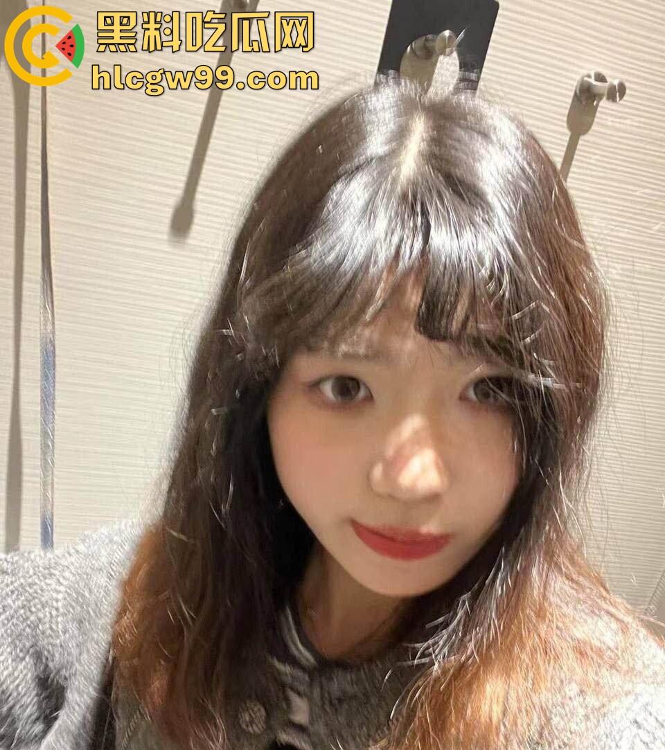 常州实习女大学生【林欣怡】讲台上是气质语文老师 私下是个反差母狗 狗链捆绑口交吃鸡令人乍舌！-3