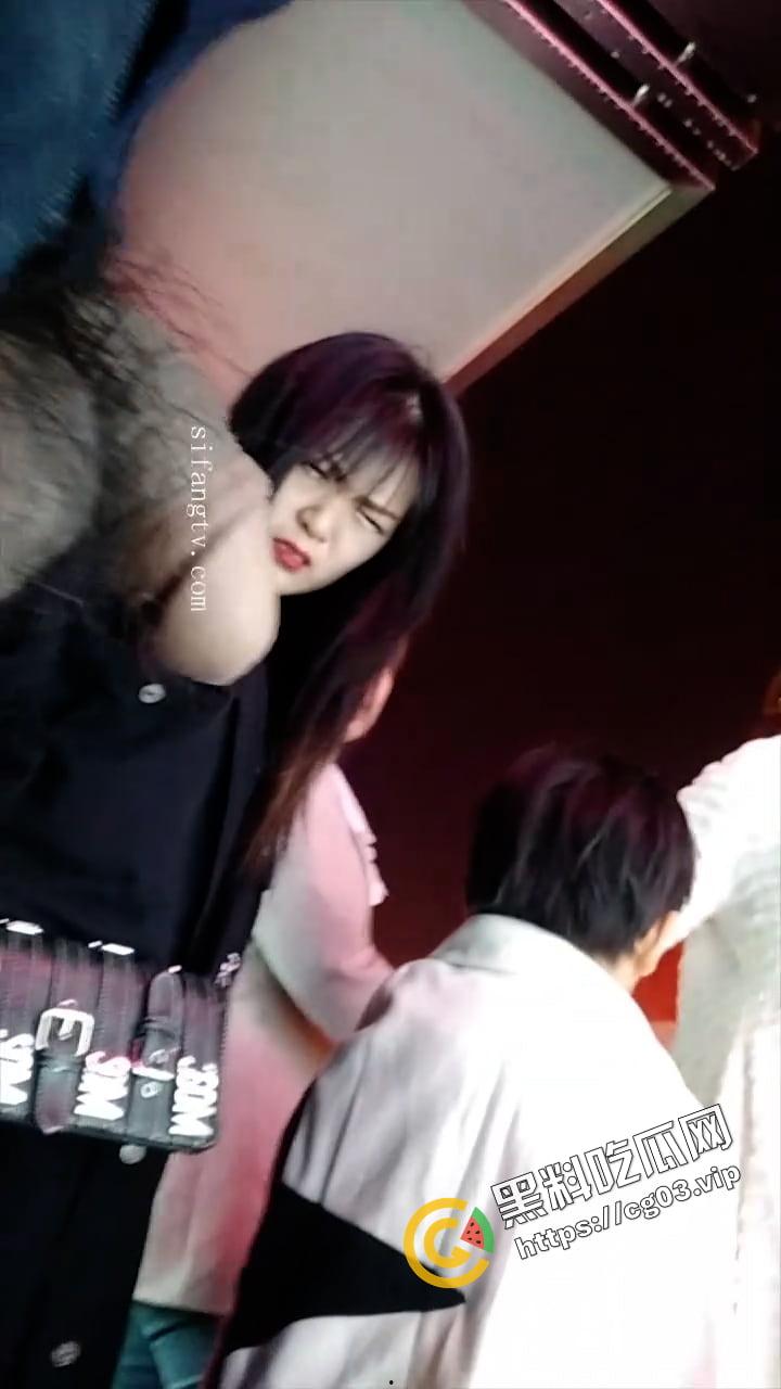 国产大变态 街射篇 速射通关达人 【黑虎】专场 专门挑街头的年轻路人妹子露屌  又收获一波表情包 （四）-7